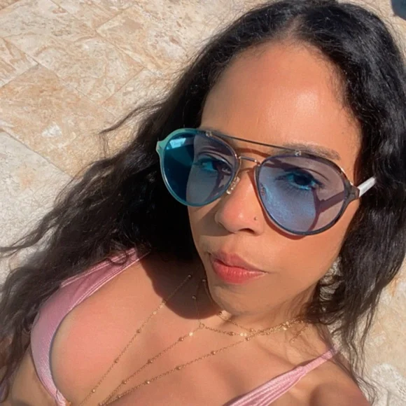 Velvet | Accessories | Velvet Jessie Sunglasses | Poshmark display picture 3